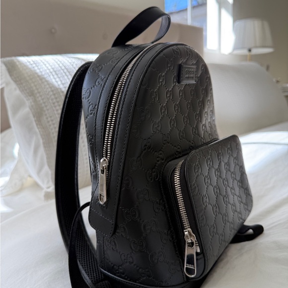 Gucci Signature Backpack GG Monogram Front Zipper Pocket/Embossed Black - Picture 1 of 8
